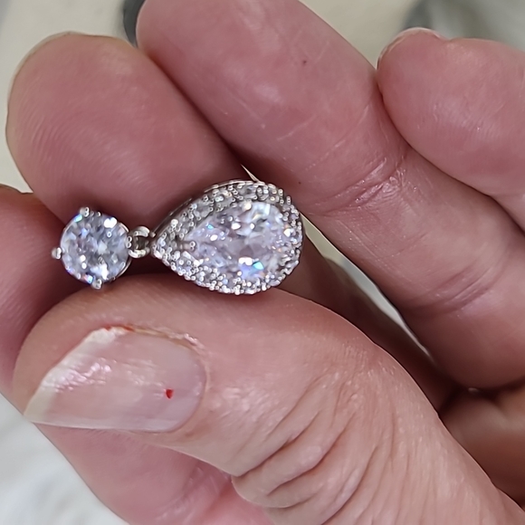 Gorgeous Earrings Pear Shaped Drop Cubic Zirconia Bling Holiday Party Gift NYE - Picture 6 of 6